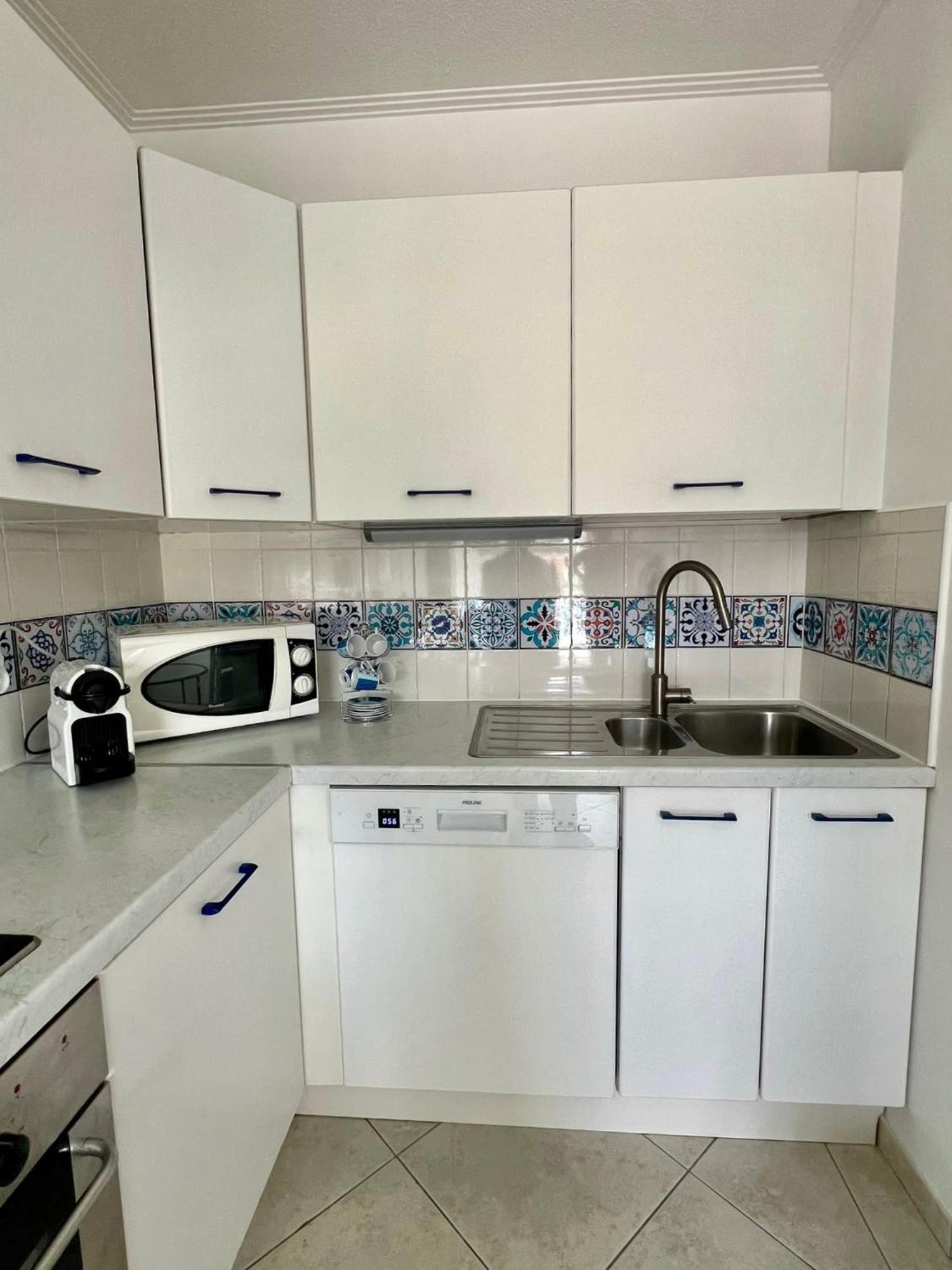 Risso - One Bedroom With Pool, Newly Renovated In Spring 2024 Ницца Экстерьер фото