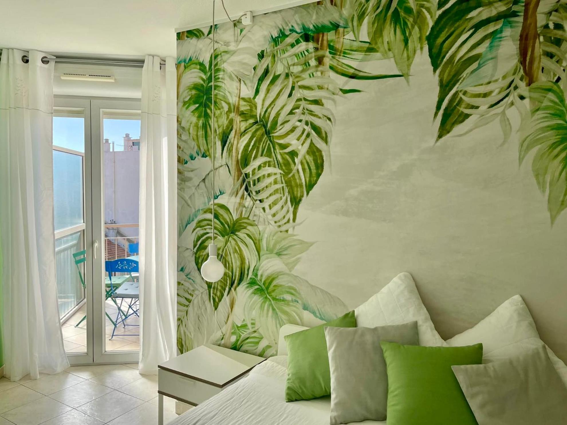 Risso - One Bedroom With Pool, Newly Renovated In Spring 2024 Ницца Экстерьер фото